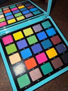 💛💙🖤 NORVINA ABH PRO PIGMENT PALETTE VOL.2